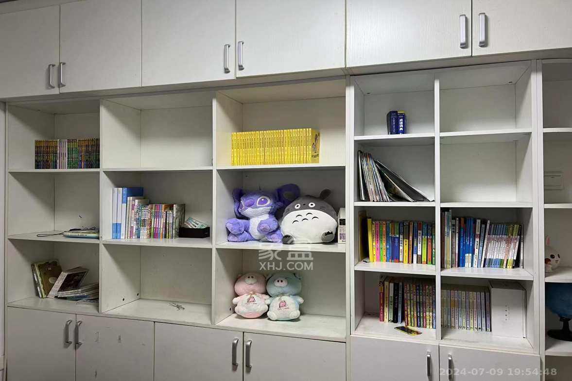 城市花园  1室2厅2卫    2600.0元/月室内图