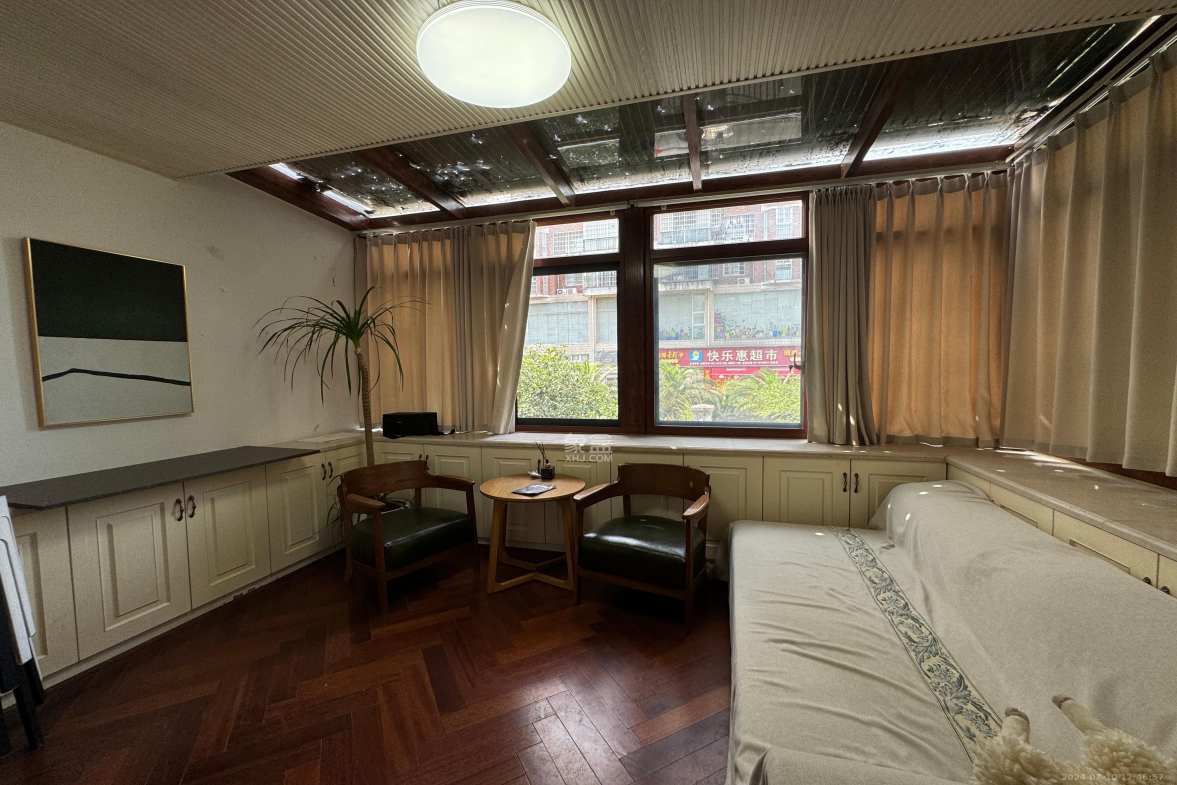 幸福里(幸福里一期)  4室2厅1卫    5000.0元/月 幸福里(幸福里一期)  4室2厅1卫    5000.0元/月室内图