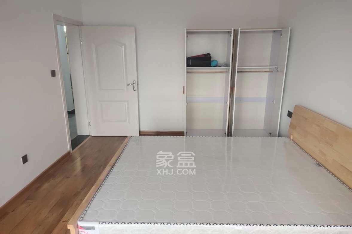 西子湖畔沃府  3室2厅1卫   3200.00元/月室内图