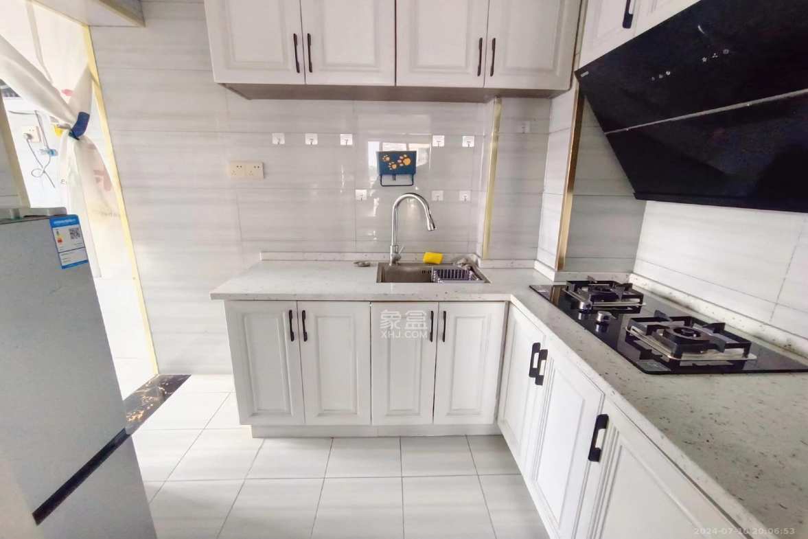 钱隆樽品(一、二、三期)  2室2厅1卫    2600.0元/月室内图