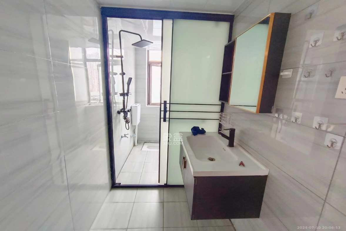 钱隆樽品(一、二、三期)  2室2厅1卫    2600.0元/月室内图