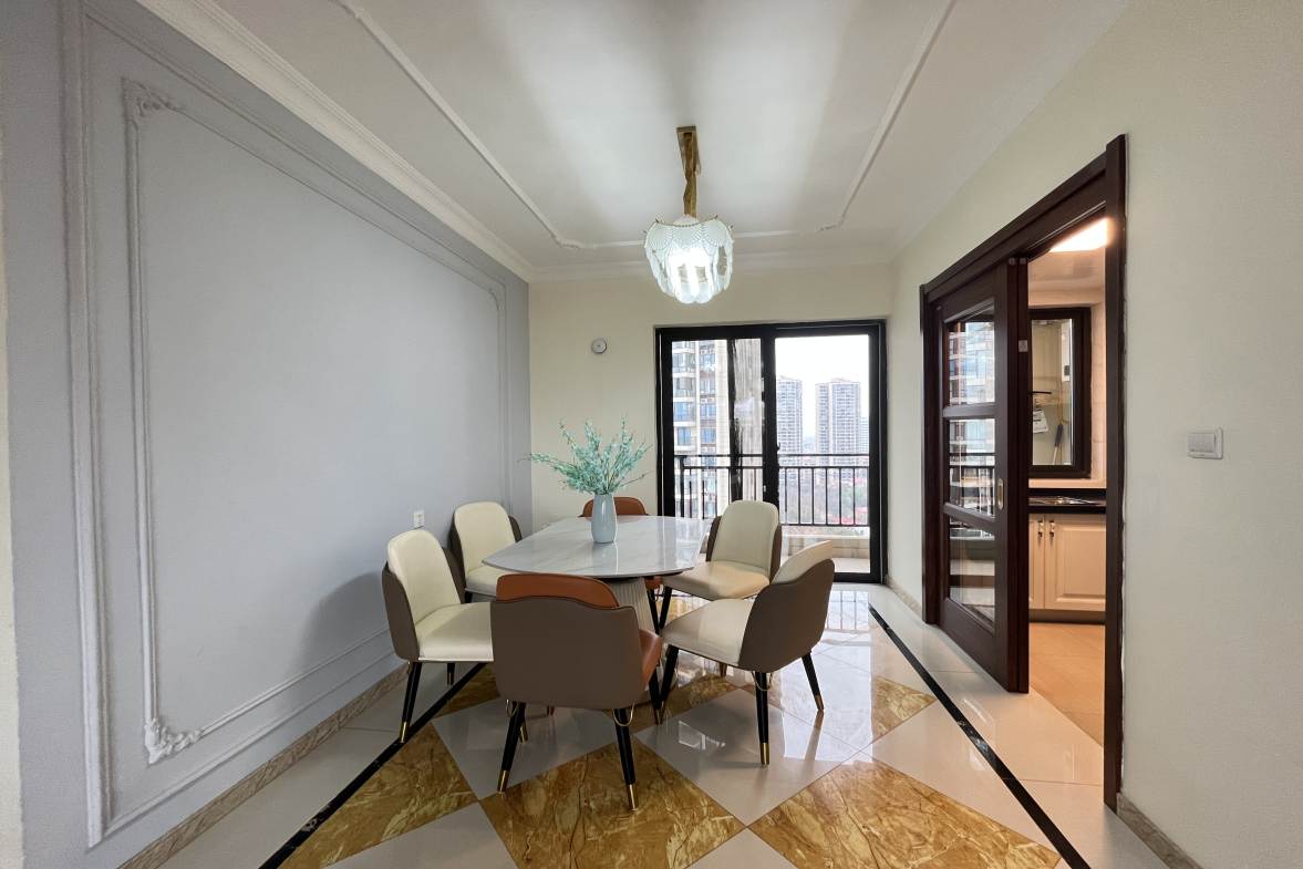 碧桂园娄星府  4室2厅2卫    2800.0元/月室内图