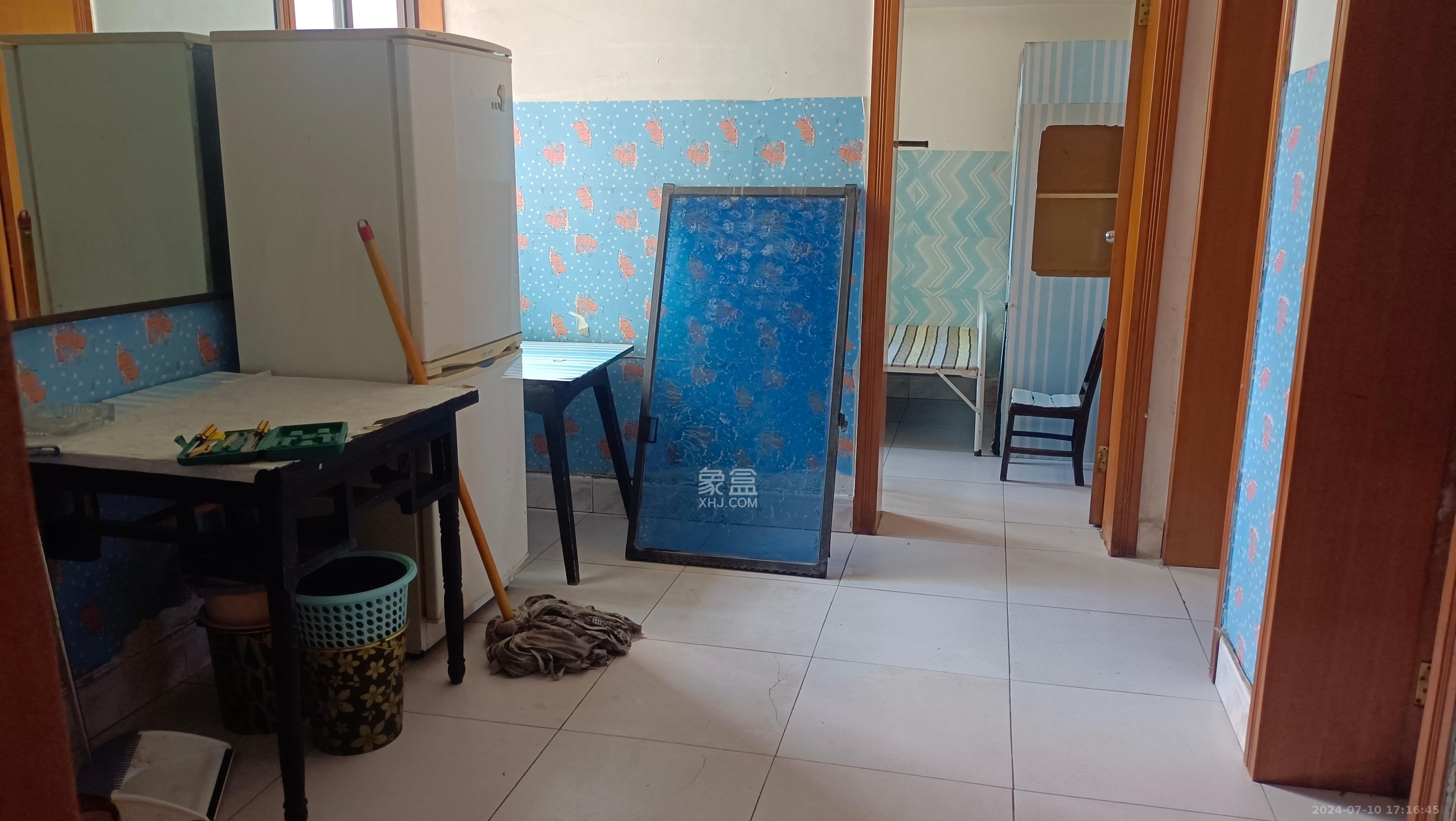 燕山街社区  3室2厅1卫   2300.00元/月