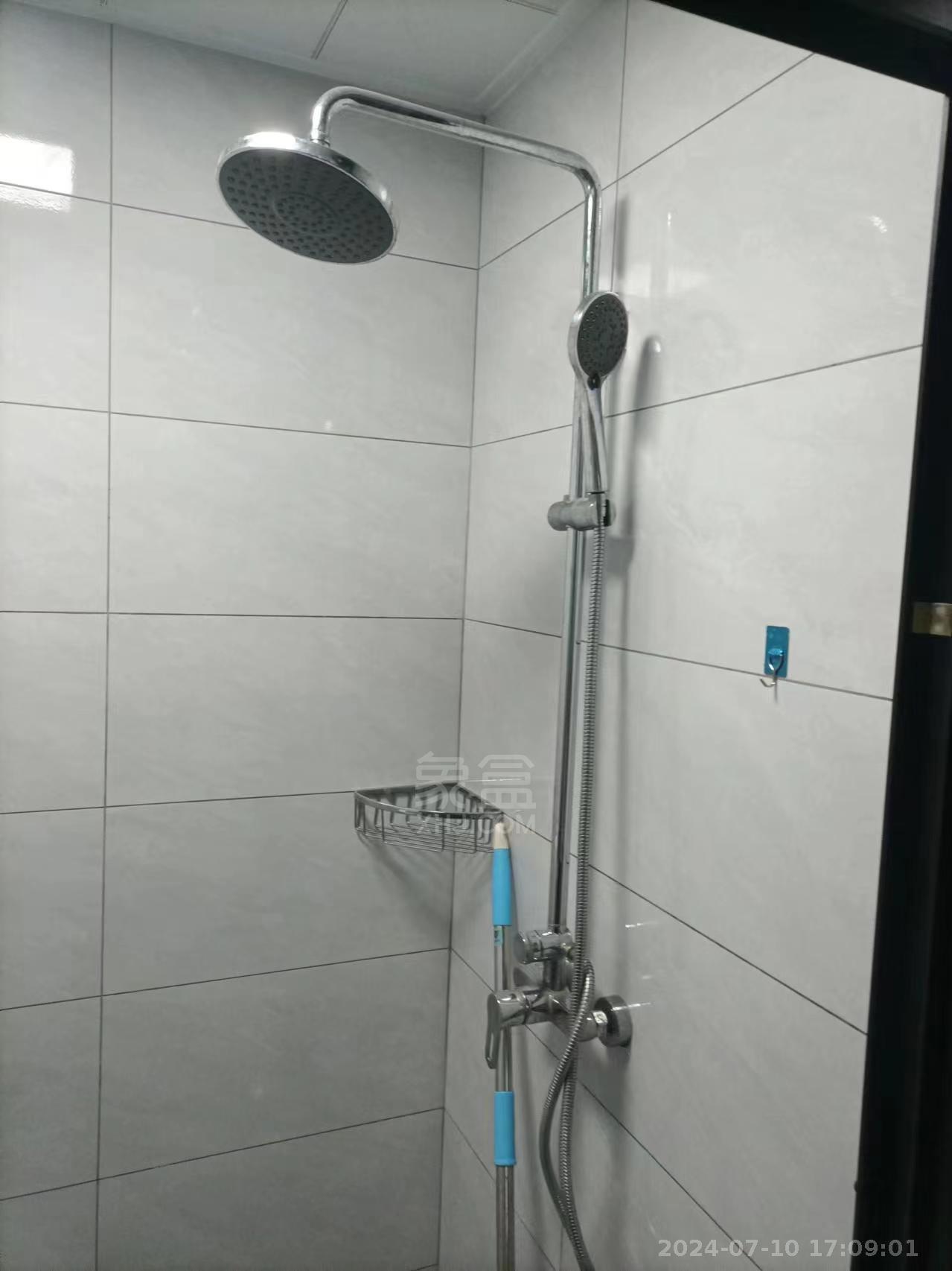 奥园广场  1室1厅1卫    1500.0元/月