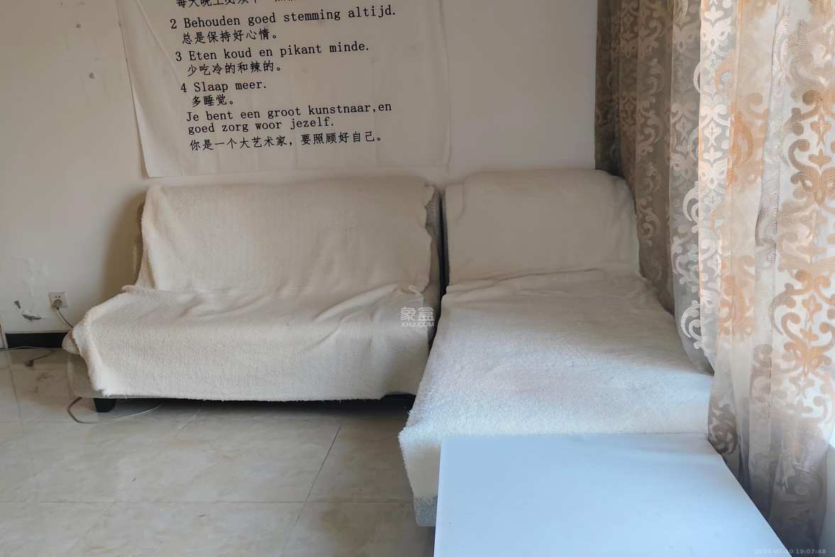 万象美域  1室1厅1卫    1600.0元/月室内图