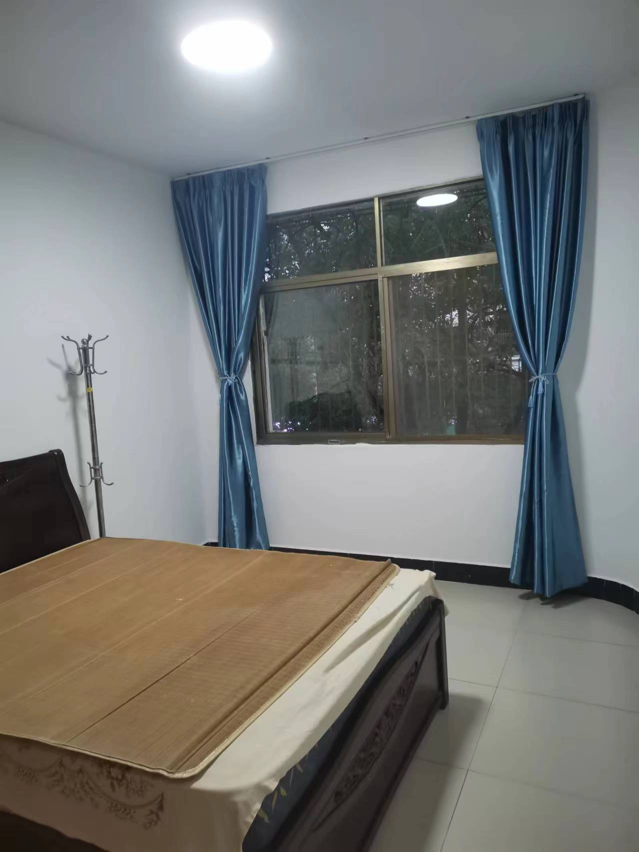 市农机局家属楼  3室1厅1卫    900.0元/月