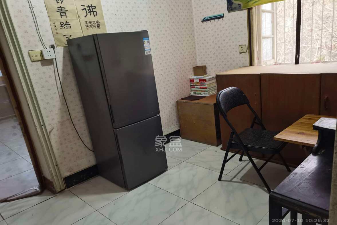 红旗社区  1室1厅1卫    1300.0元/月室内图