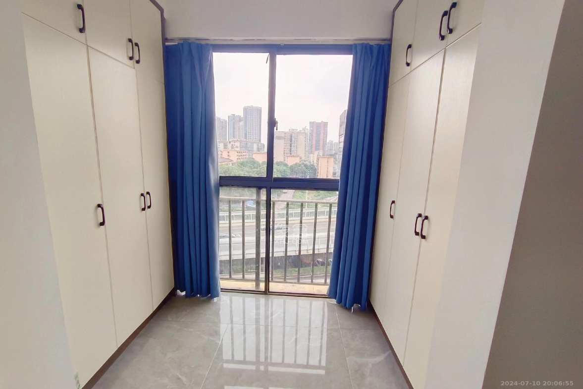 钱隆樽品(一、二、三期)  2室2厅1卫    2600.0元/月室内图