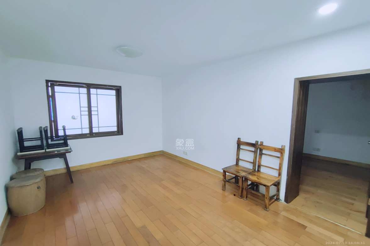 红旗区二片  4室2厅2卫    3600.0元/月 红旗区二片  4室2厅2卫    3600.0元/月室内图