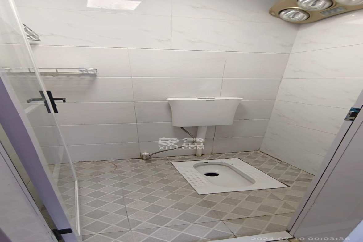 化油器厂宿舍  1室1厅1卫    1300.0元/月室内图
