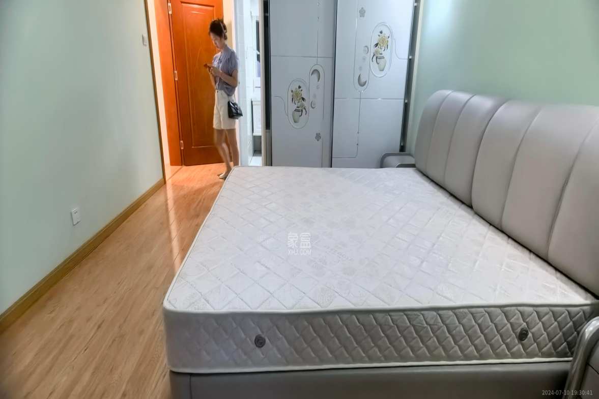 华雅林语苑  3室1厅2卫    3400.0元/月室内图
