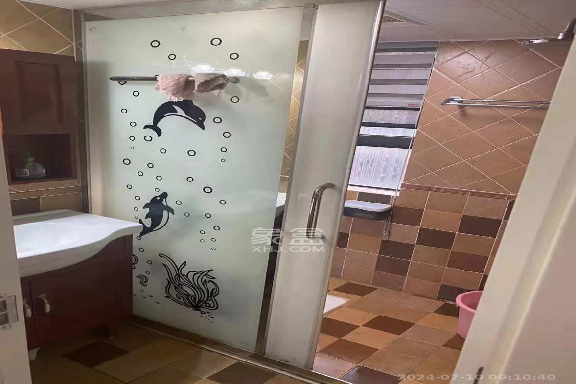 中交里城  3室2厅2卫    3800.0元/月室内图