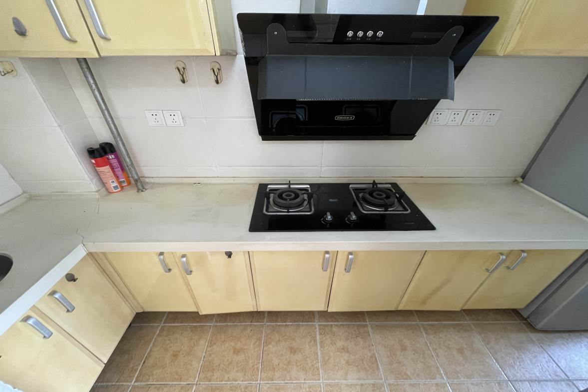 兰海花园三期 1室1厅1卫 146.0万 兰海花园三期 1室1厅1卫 146.0万厨房