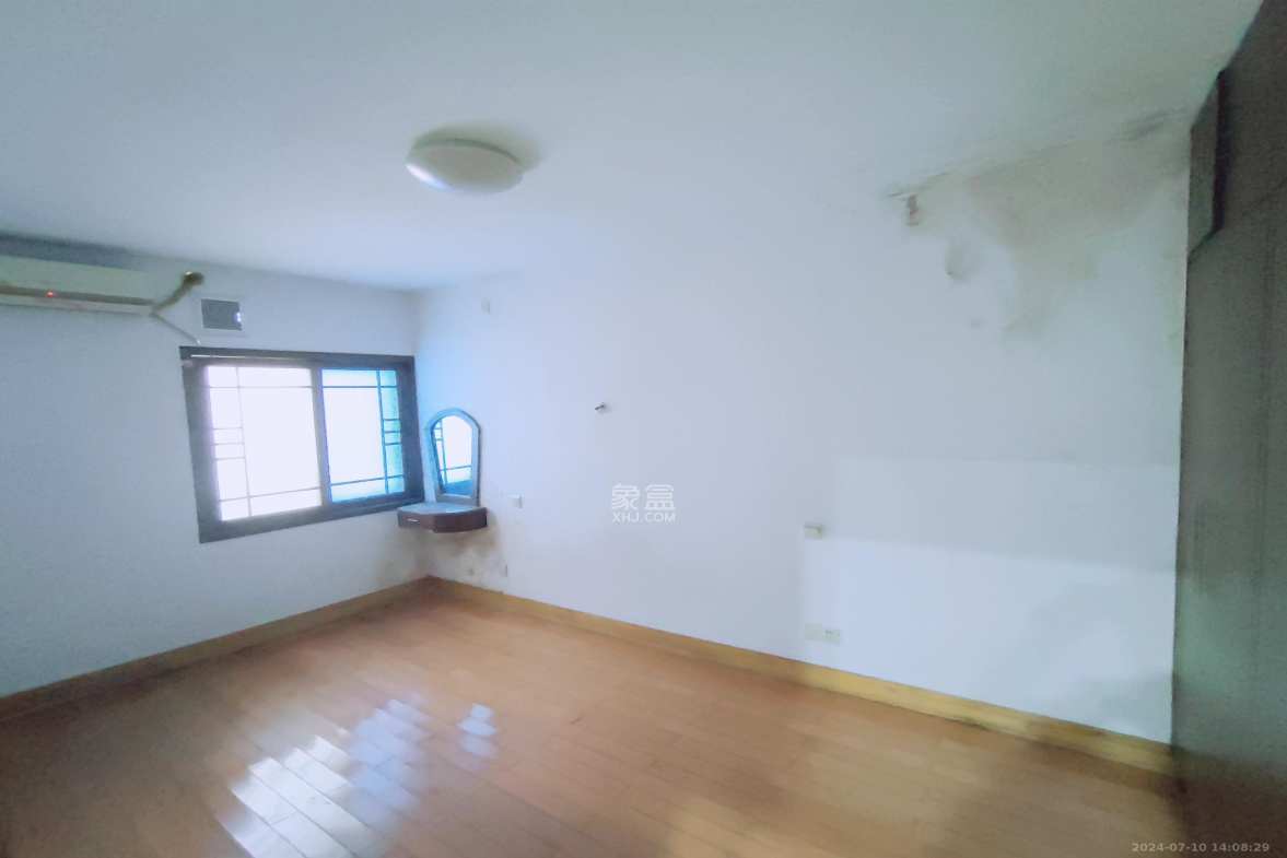 红旗区二片  4室2厅2卫    3600.0元/月 红旗区二片  4室2厅2卫    3600.0元/月室内图