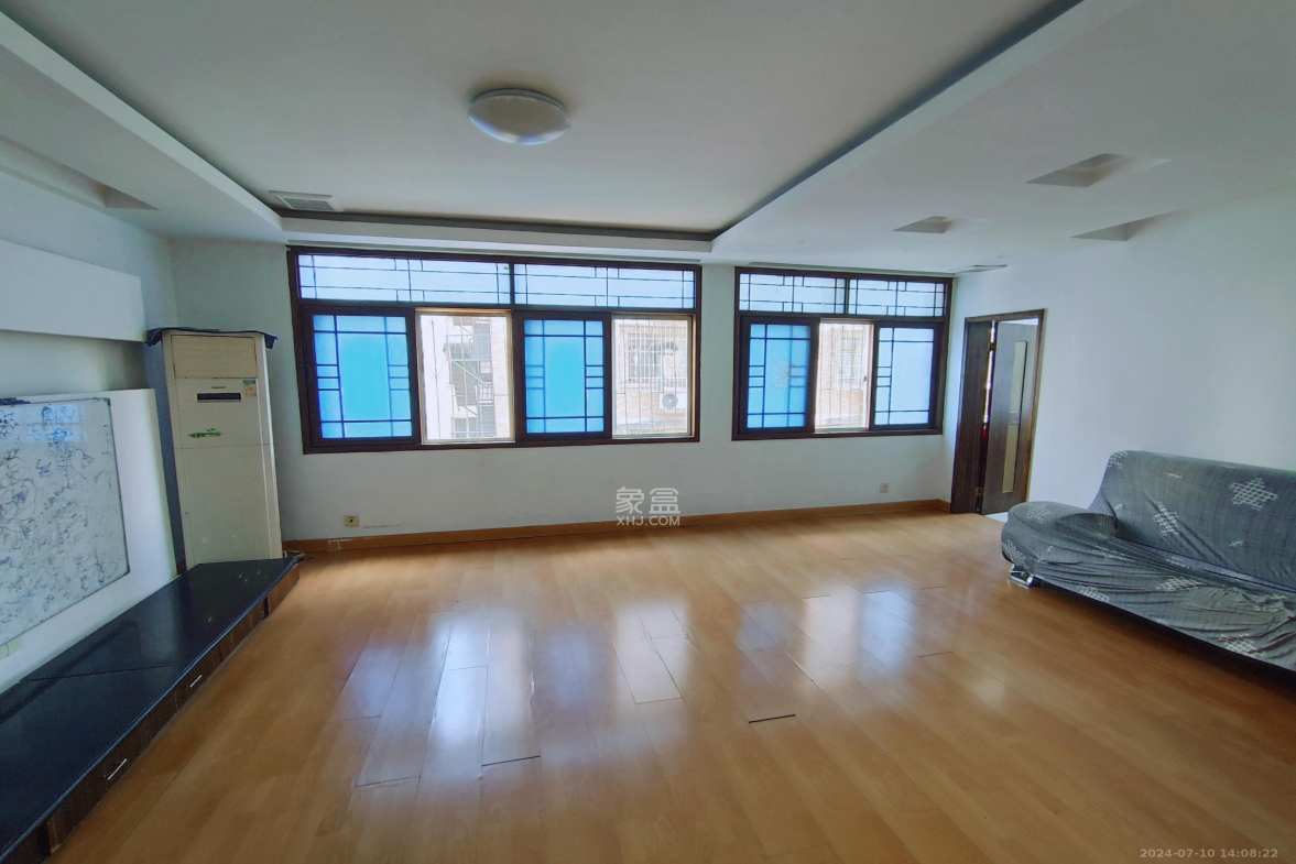 红旗区二片  4室2厅2卫    3600.0元/月 红旗区二片  4室2厅2卫    3600.0元/月室内图