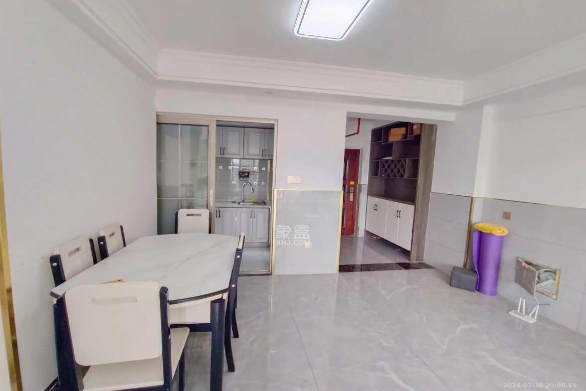 钱隆樽品(一、二、三期)  2室2厅1卫    2600.0元/月室内图