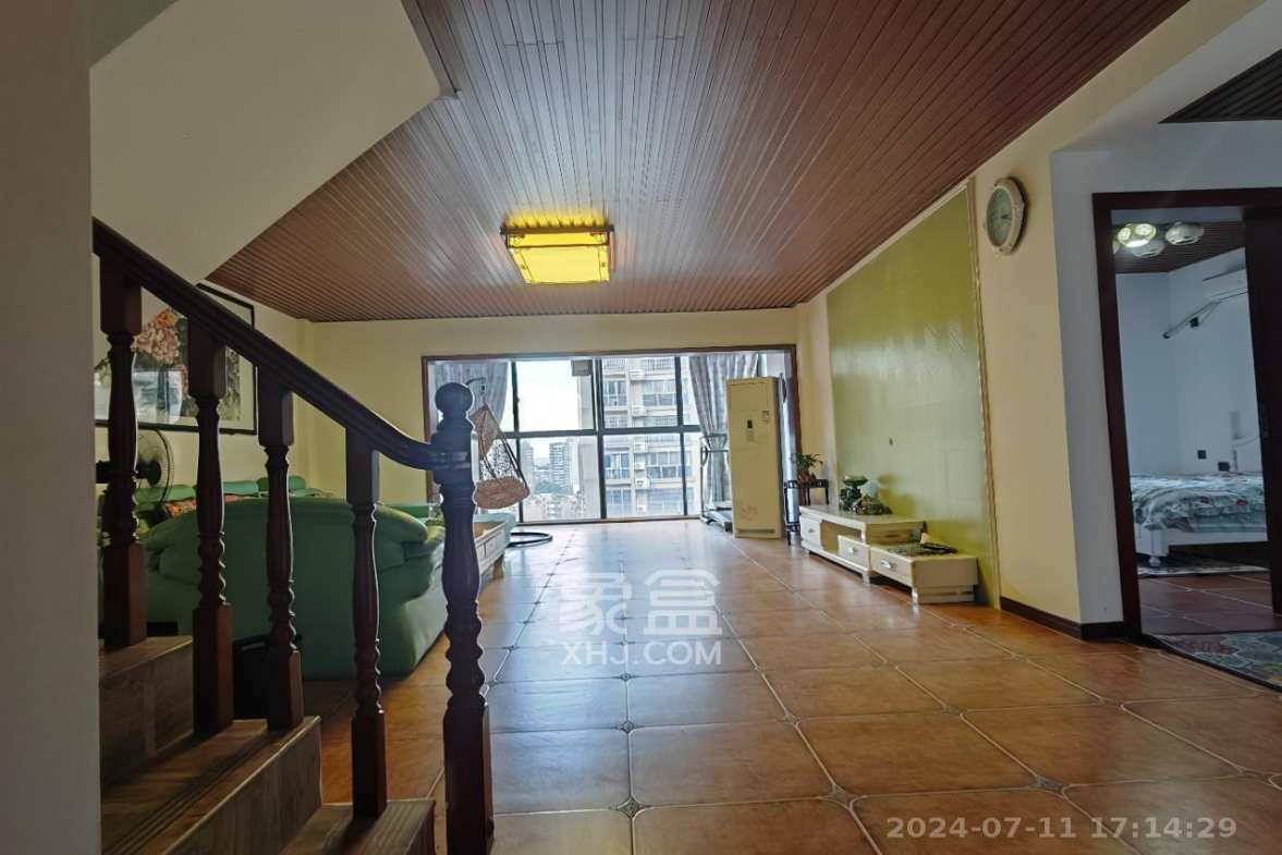 建鑫二期  5室2厅3卫   70.00万室内图1