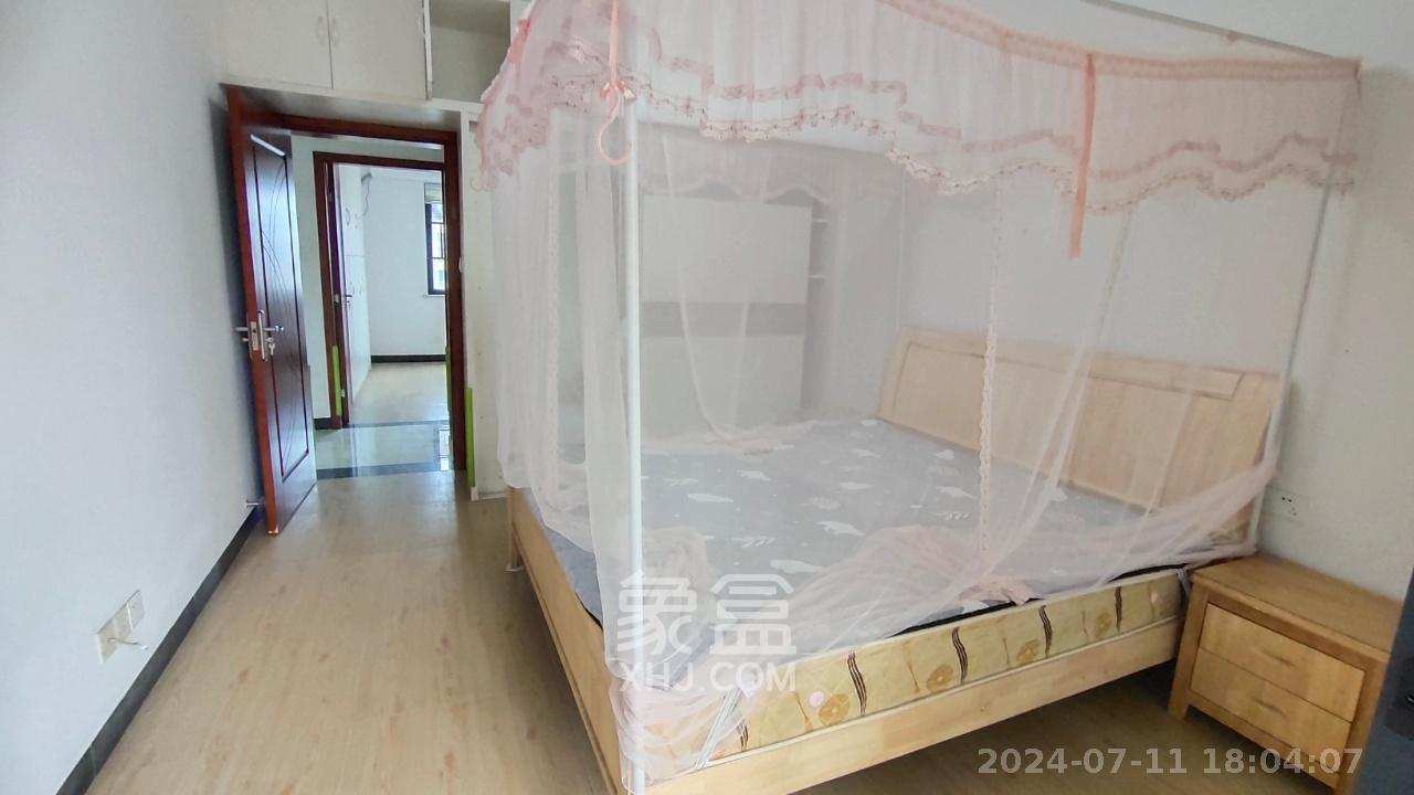 湘桥佳苑  4室2厅2卫    3500.0元/月室内图