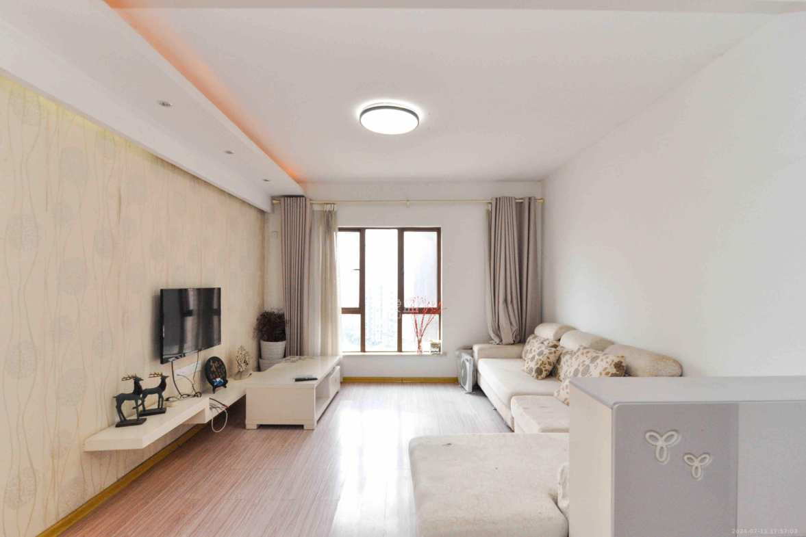 高信向日葵  2室2厅1卫    2400.0元/月室内图1