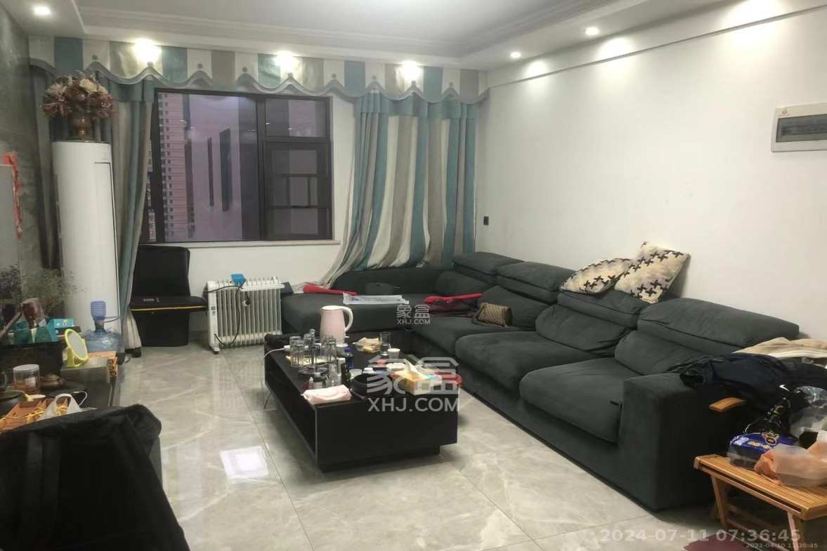 德润小区(丰升德润小区) 3室2厅2卫 3200.0元/月 德润小区(丰升德润小区) 3室2厅2卫 3200.0元/月室内图