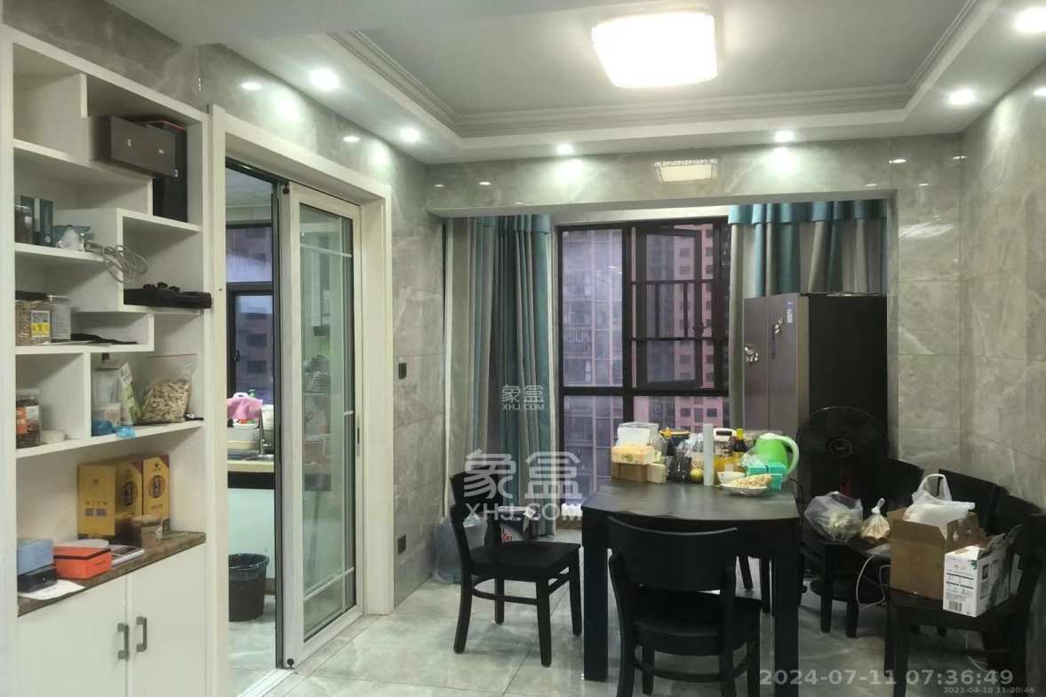 德润小区(丰升德润小区) 3室2厅2卫 3200.0元/月 德润小区(丰升德润小区) 3室2厅2卫 3200.0元/月室内图