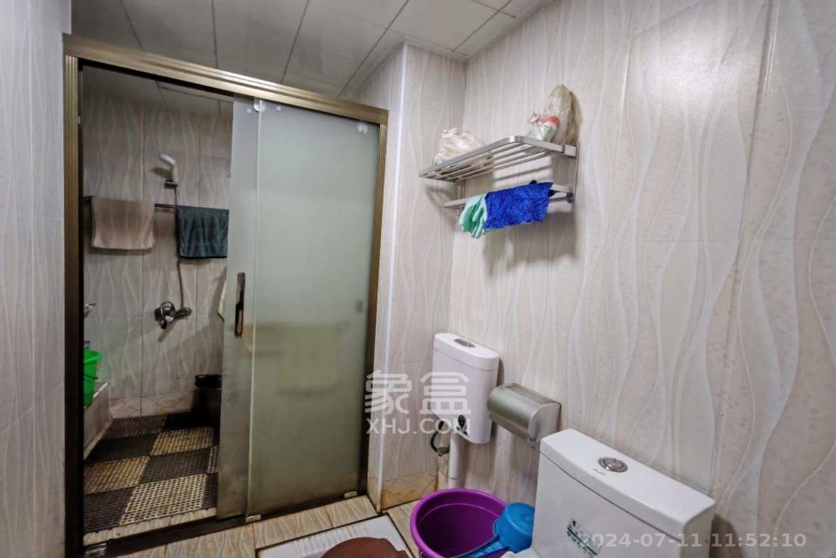 紫御江山  1室2厅1卫    2400.0元/月室内图