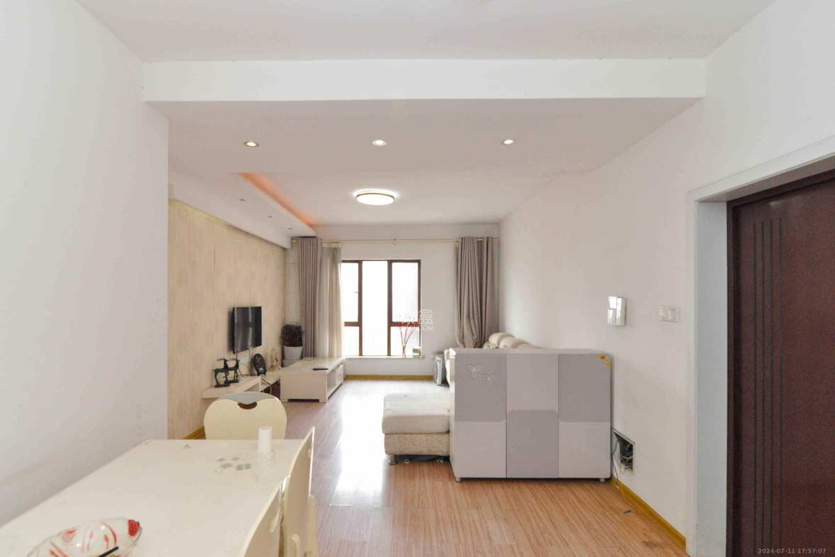 高信向日葵  2室2厅1卫    2400.0元/月室内图