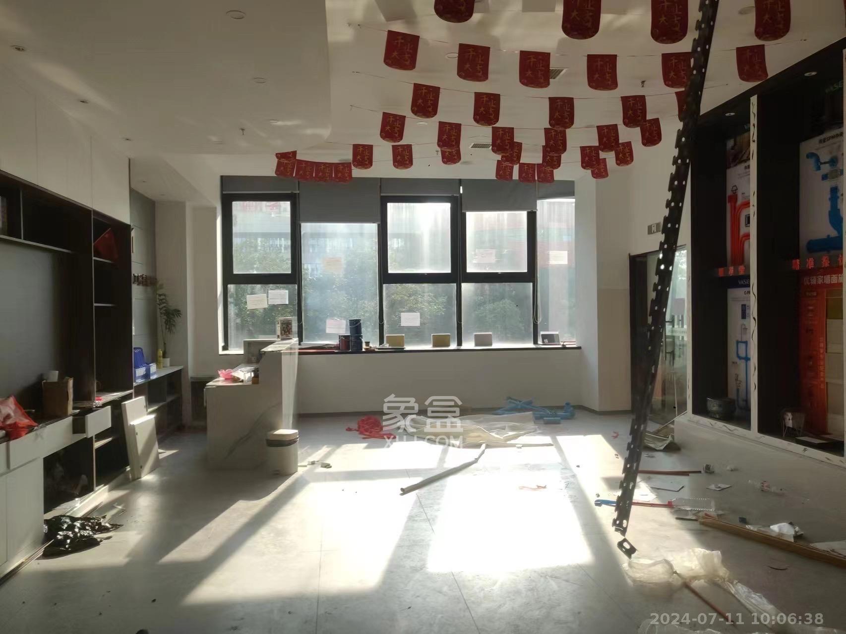 新城悦隽公园   206.0㎡      7800.0元/月室内图