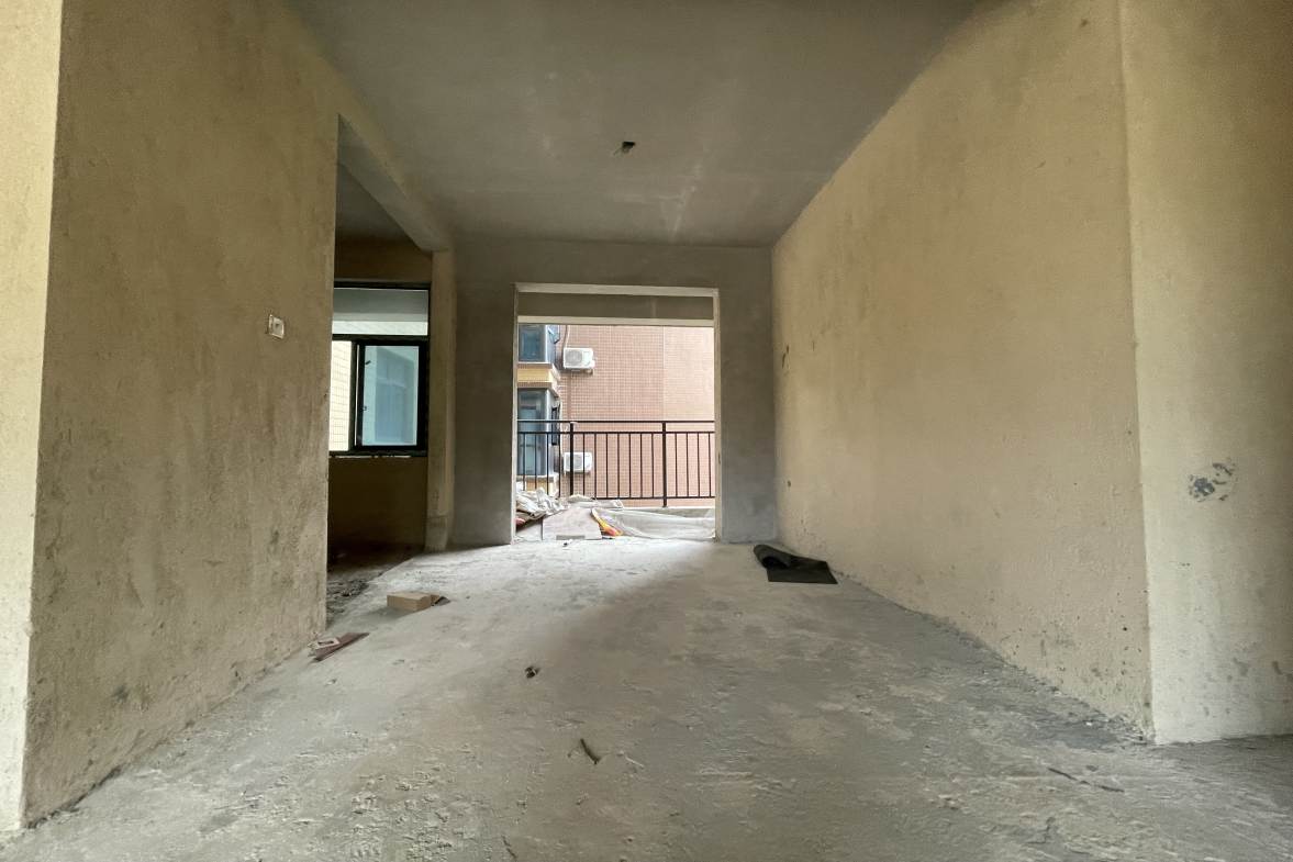 五洲锦城 3室2厅2卫 108.0万 五洲锦城 3室2厅2卫 108.0万客厅