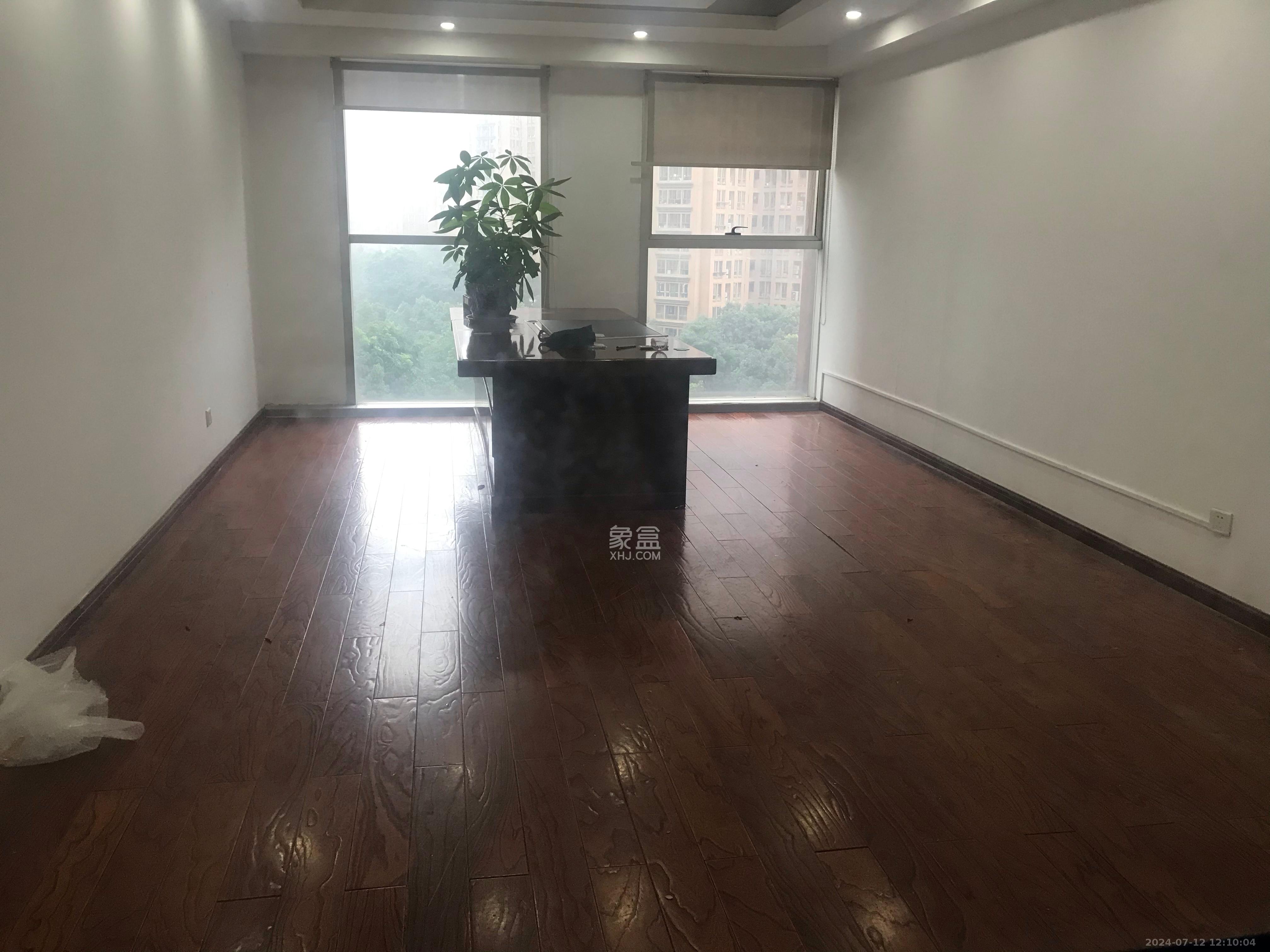 商会大厦   103.55㎡     11000.00元/月室内图