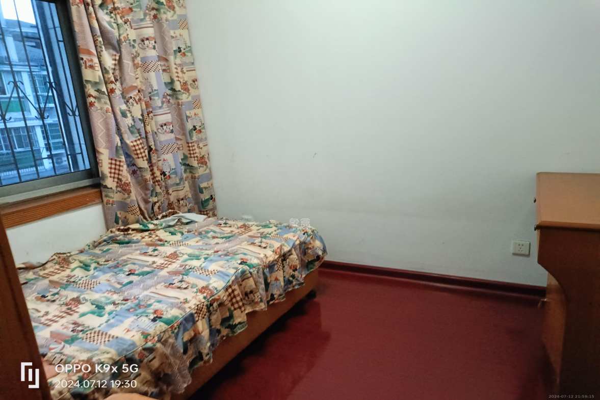 武警宿舍  3室2厅1卫    2200.0元/月室内图