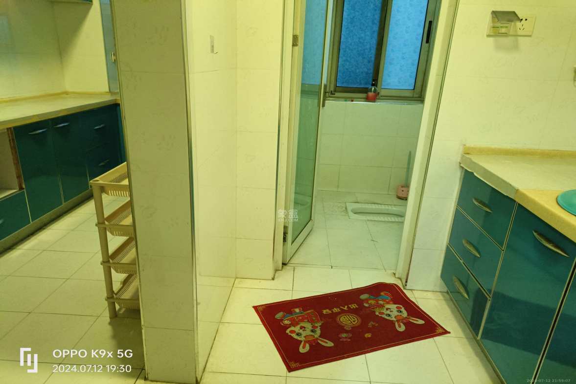 武警宿舍  3室2厅1卫    2200.0元/月室内图