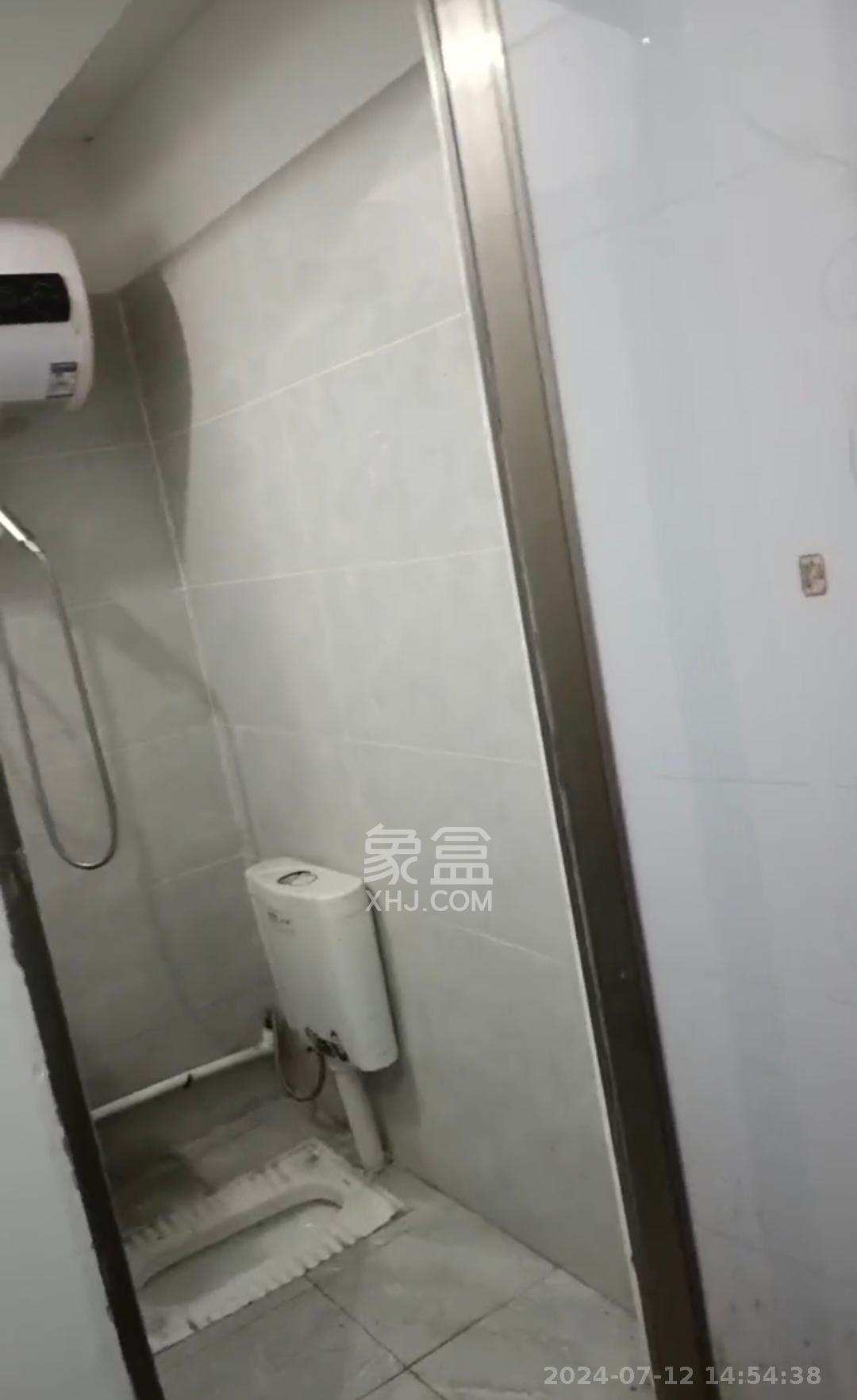 赤岗冲住宅楼（三合公寓）  3室2厅1卫   1700.00元/月室内图