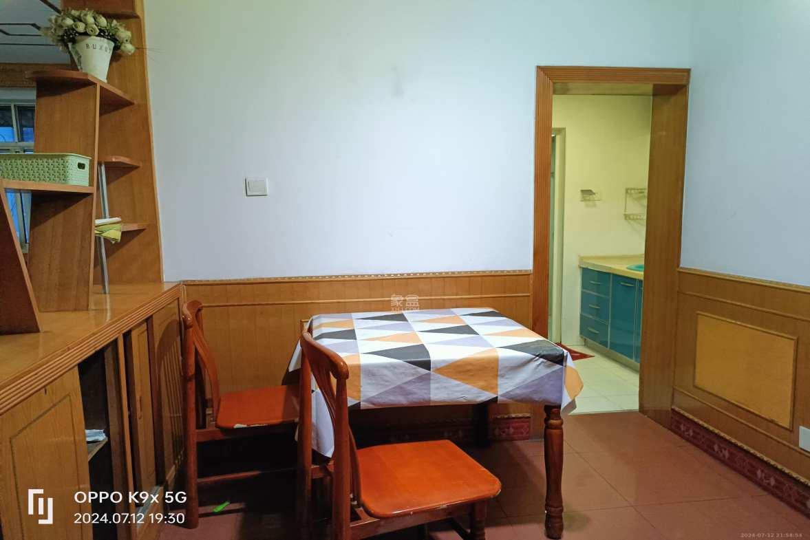 武警宿舍  3室2厅1卫    2200.0元/月室内图