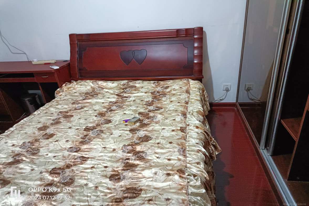 武警宿舍  3室2厅1卫    2200.0元/月室内图