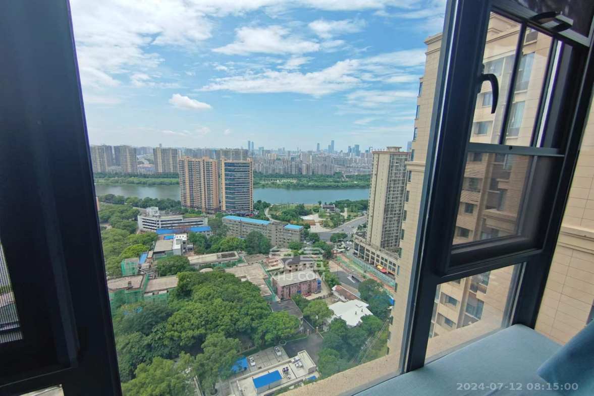 五矿沁园金城（春和景园）  4室2厅2卫    2700.0元/月室内图