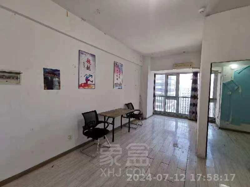 金轮时代广场  2室1厅1卫   1500.00元/月室内图