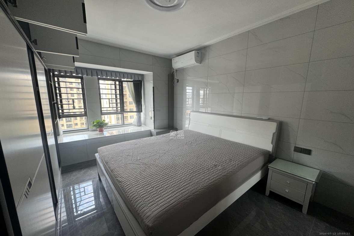 云和华府  2室2厅1卫    2300.0元/月室内图