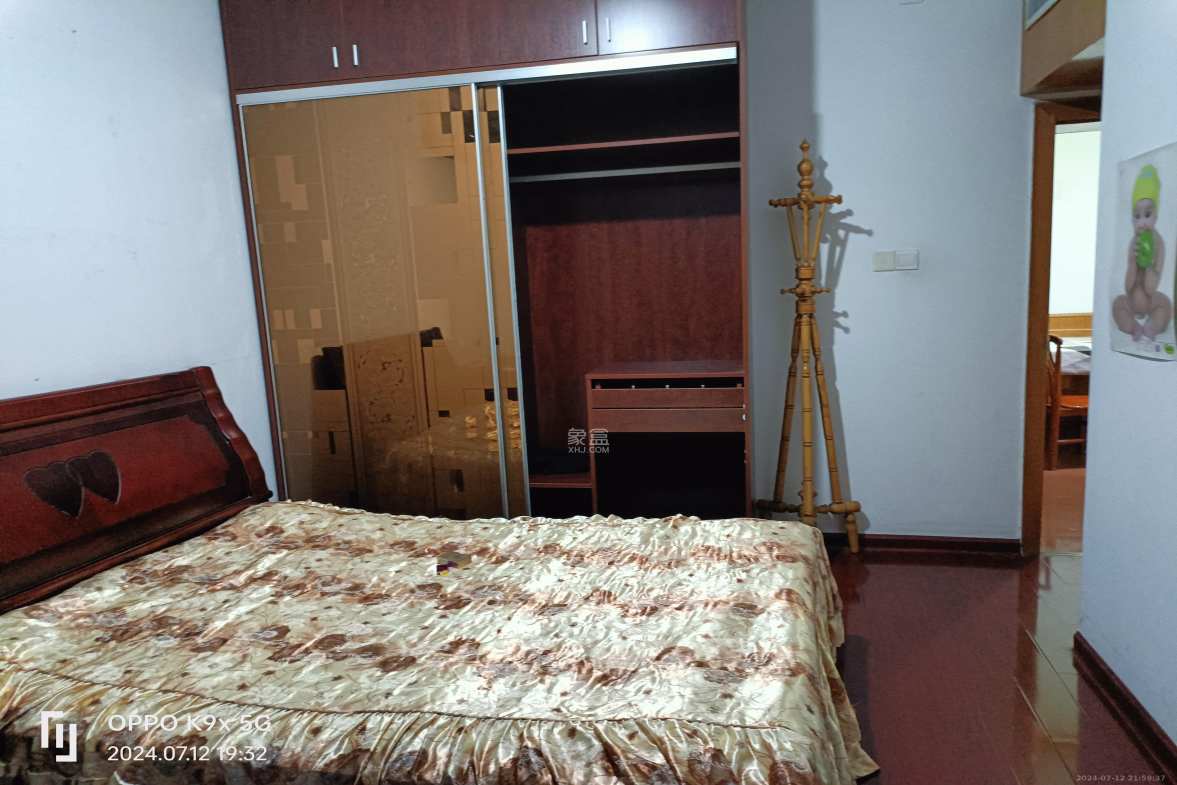 武警宿舍  3室2厅1卫    2200.0元/月室内图