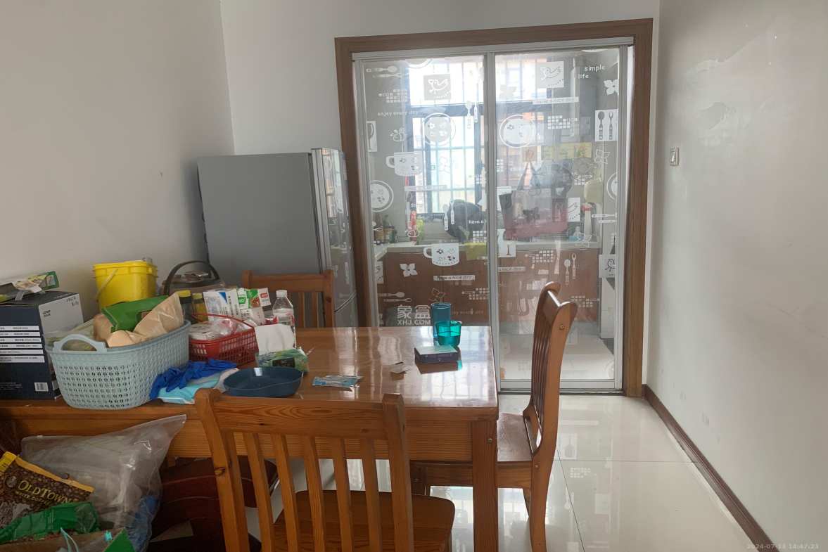 康桥长郡  3室2厅2卫    2000.0元/月室内图