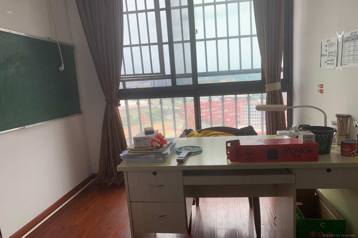 康桥长郡  3室2厅2卫    2000.0元/月室内图