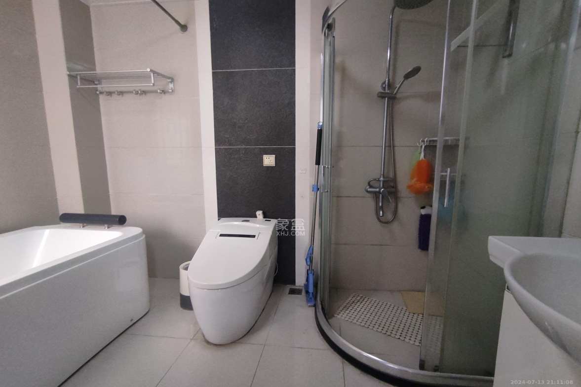 湖南报业文化城(米地亚家园) 3室2厅2卫 2600.0元/月 湖南报业文化城(米地亚家园) 3室2厅2卫 2600.0元/月室内图