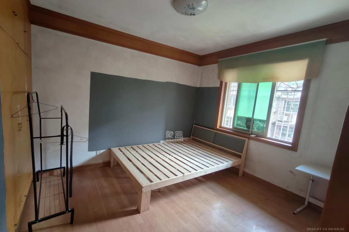 南天花园  3室2厅2卫   2300.00元/月室内图