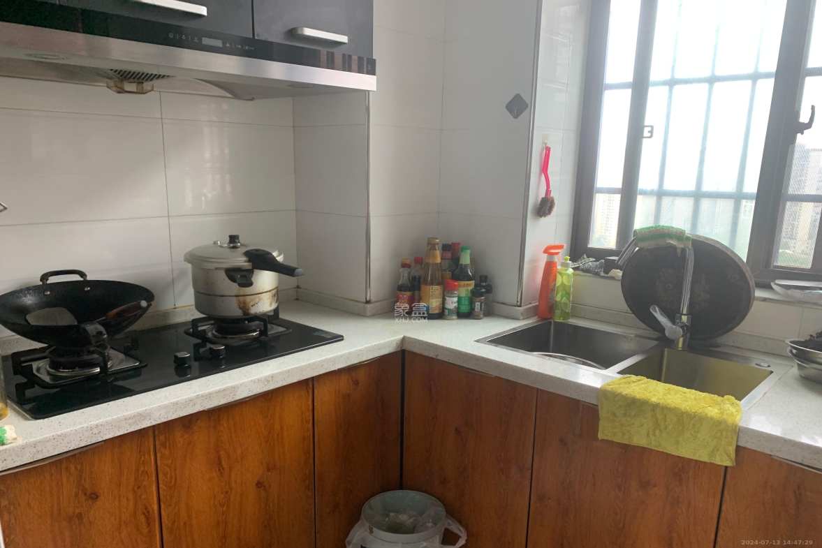 康桥长郡  3室2厅2卫    2000.0元/月室内图