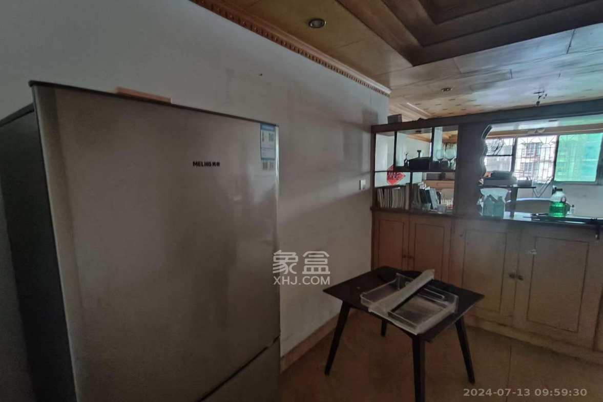南天花园  3室2厅2卫   2300.00元/月室内图