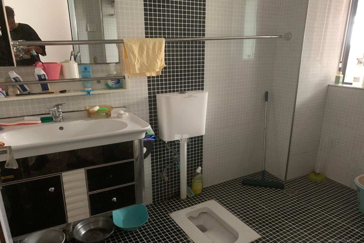 康桥长郡  3室2厅2卫    2000.0元/月室内图