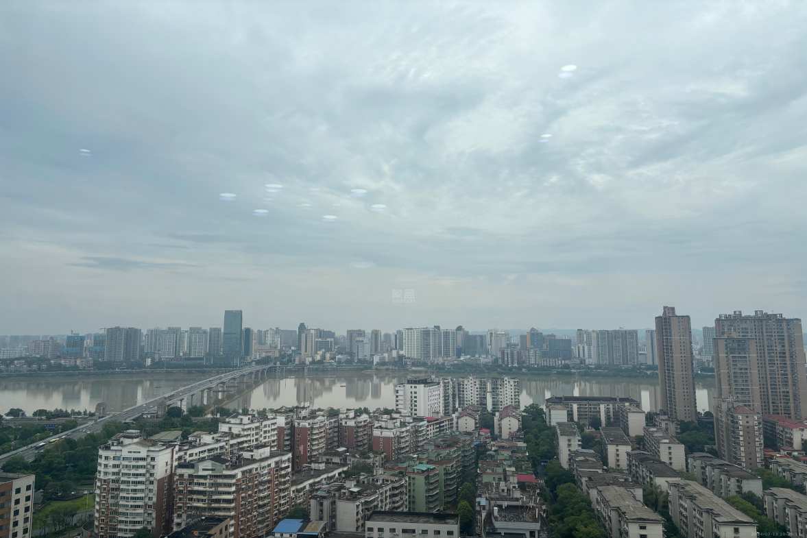日盛大厦  1室1厅1卫   1600.00元/月室内图