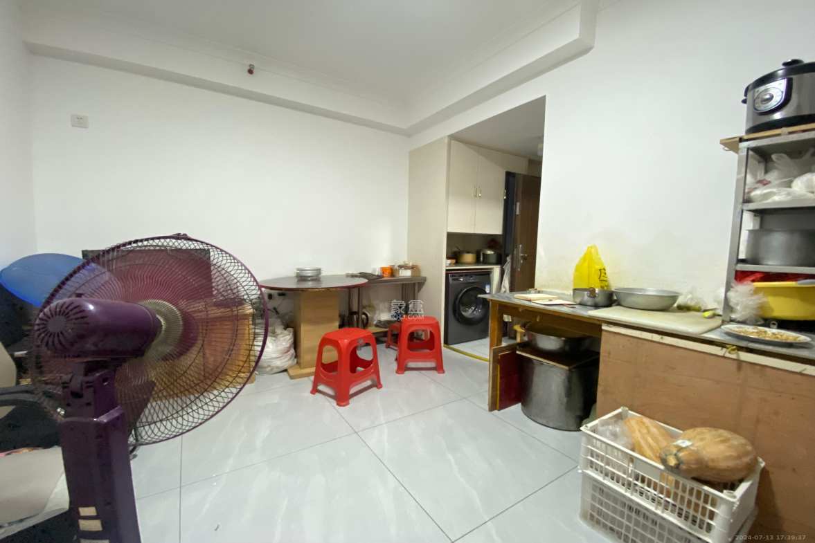 保利香槟国际 1室0厅0卫 1400.0元/月 保利香槟国际 1室0厅0卫 1400.0元/月室内图