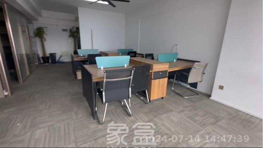 复地星光天地  2室2厅1卫   5800.00元/月室内图