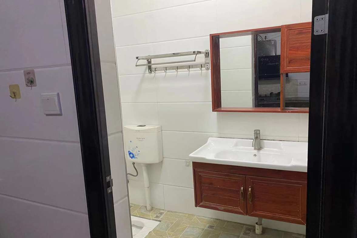 罗家小区西区  1室0厅0卫    650.0元/月室内图